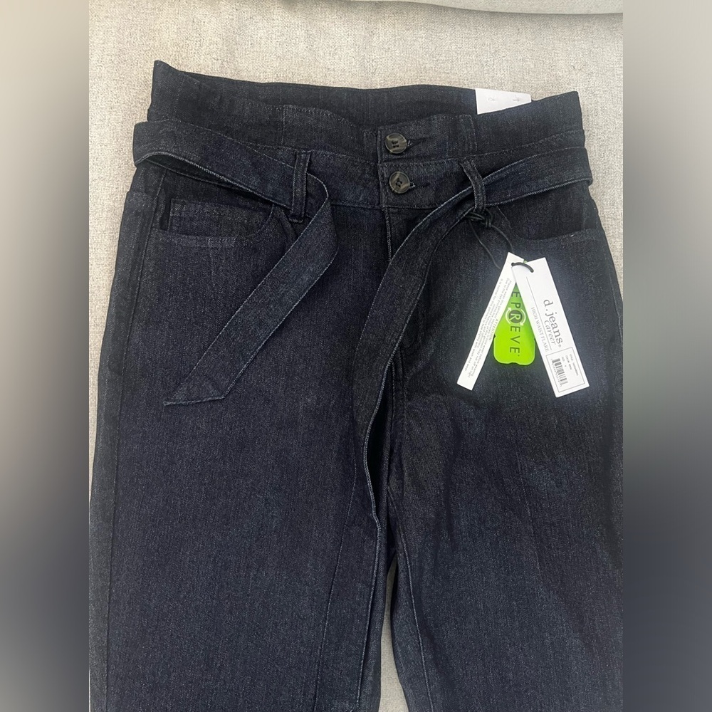 D. Jeans High Waist Flare | Size 6 | Dark Blue | NWT - Picture 4 of 8